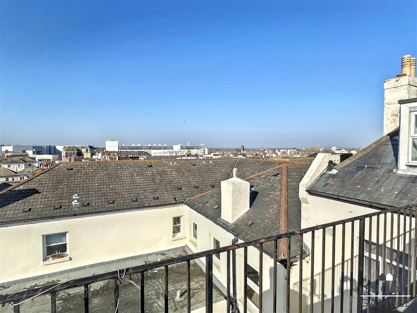 2 Bedroom Apartment - Purpose Built. Sussex Mansions in Eastbourne, East Sussex 16
